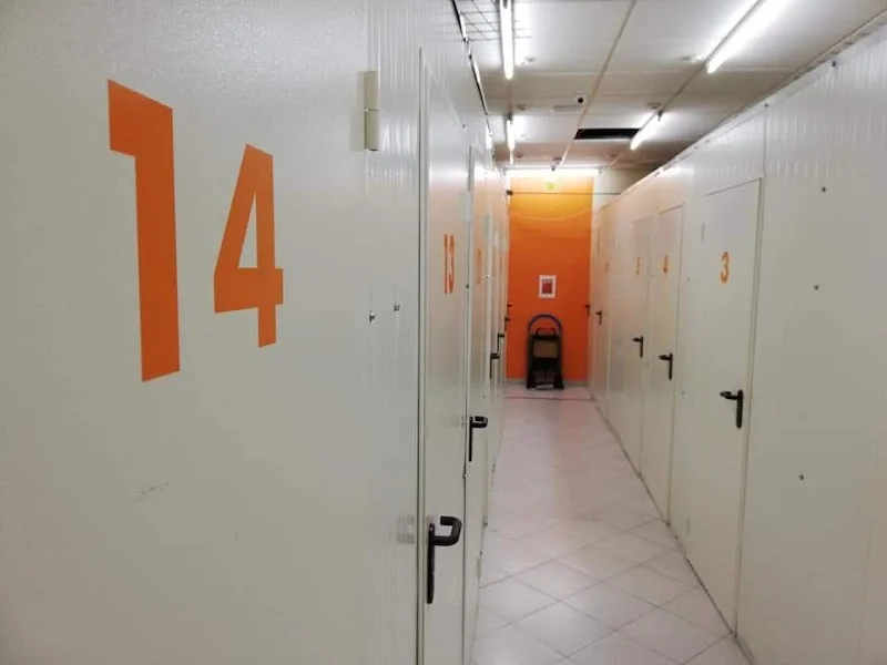 Trasteros Granada - Norte en C. Estocada, 8, Beiro, 18014 Granada, España - Imagen 1