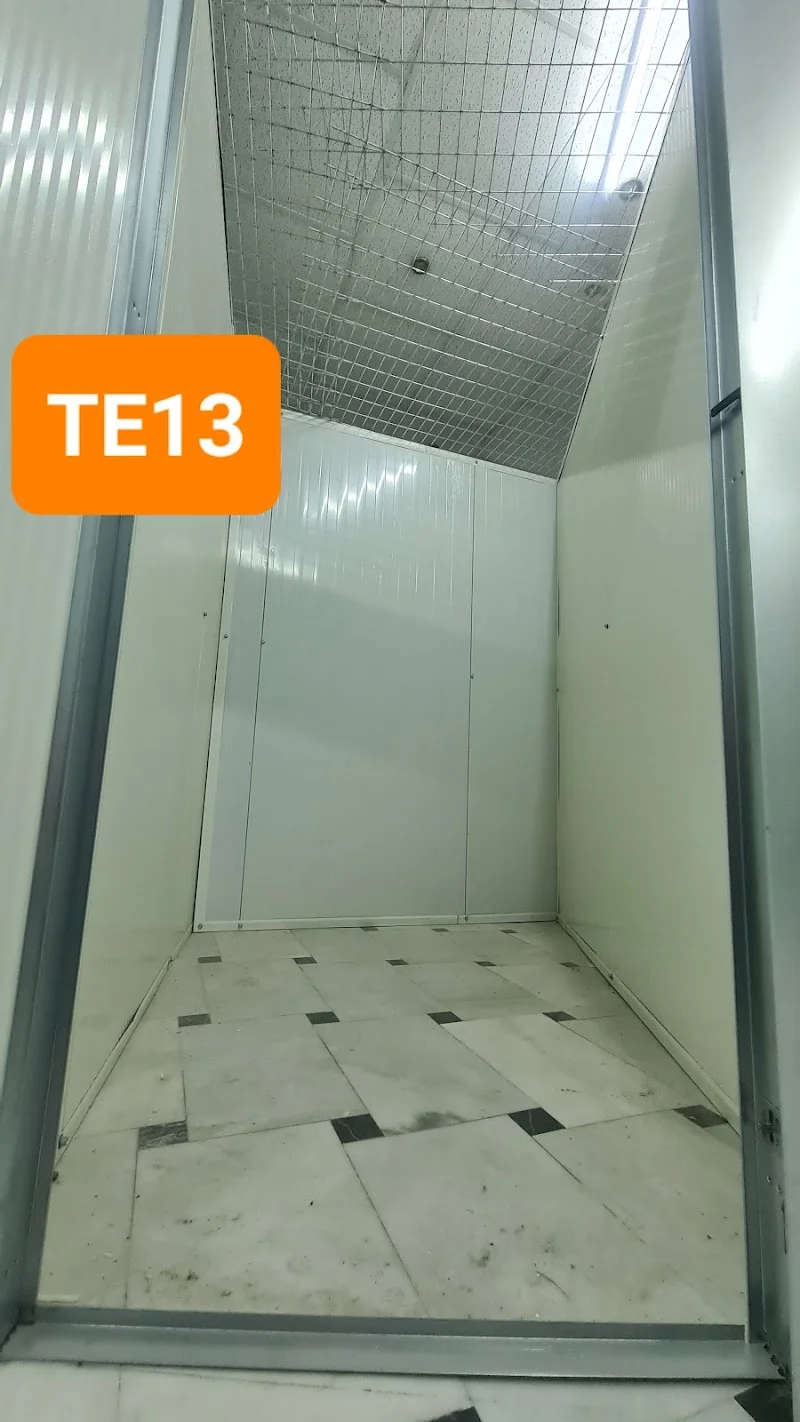 Trasteros Granada - Av. Cervantes en C. Guarnón, 3, Genil, 18008 Granada, España - Imagen 2