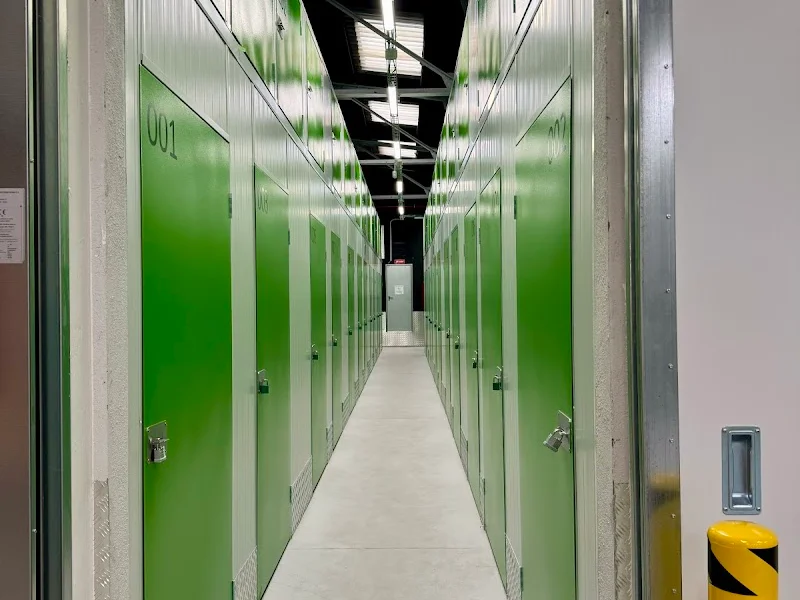 M2 Trasteros Urbanos en C. de Manuel Arranz, 10, Puente de Vallecas, 28038 Madrid, España - Imagen 2