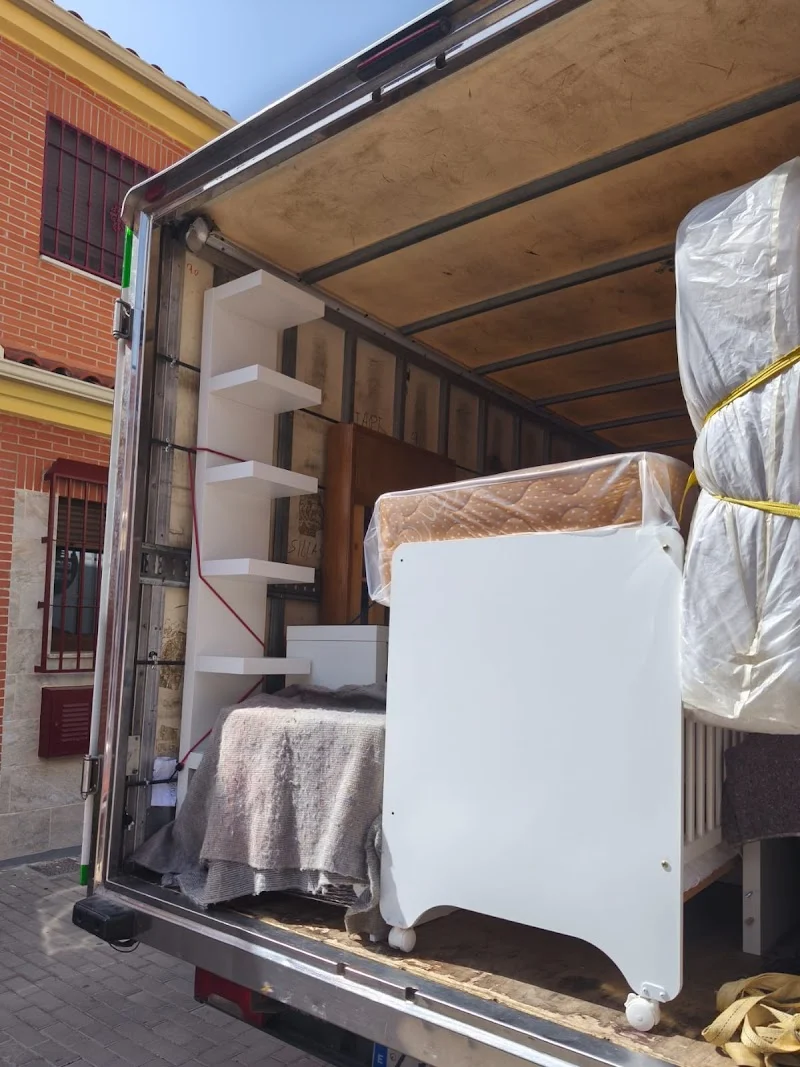 Trastero Mudanzas Gema | Mudanzas en Granada en C. Parra Alta de Cartuja, 35, 1°, Albaicín, 18012 Granada, España - MejorTrastero