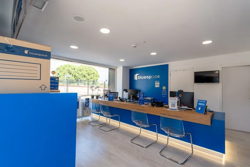 Bluespace Terrassa Av. Del Vallés en Carrer del Cinca, 1, 08223 Terrassa, Barcelona, España - Imagen 3