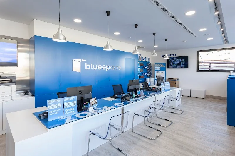 Bluespace Terrassa Sud en Calle Roselló 2-4 (esquina, Rambla Ponent, 08224 Terrassa, Barcelona, España - Imagen 3