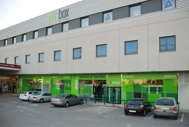 Plusbox Self Storage en Av. del Vallès, 149, 08223 Terrassa, Barcelona, España - Imagen 1