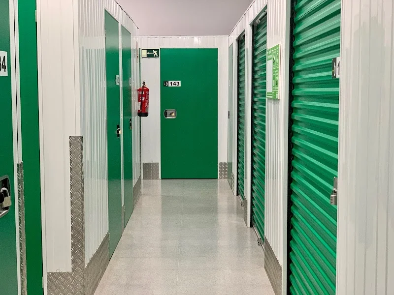 Plusbox Self Storage en Av. del Vallès, 149, 08223 Terrassa, Barcelona, España - Imagen 4