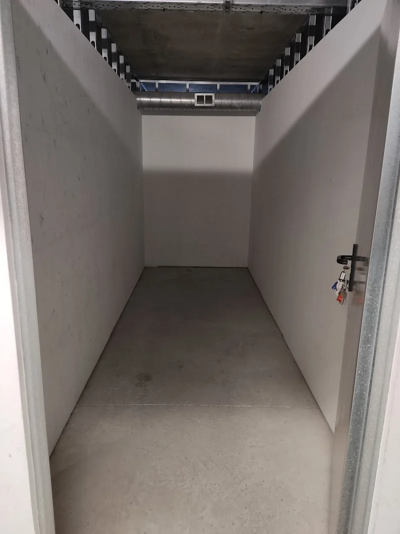 Manel Rodriguez Cayuela- TRASTEROS en alquiler - en Carrer de Mossèn Josep Pons, 1, 08228 Terrassa, Barcelona, España - Imagen 2