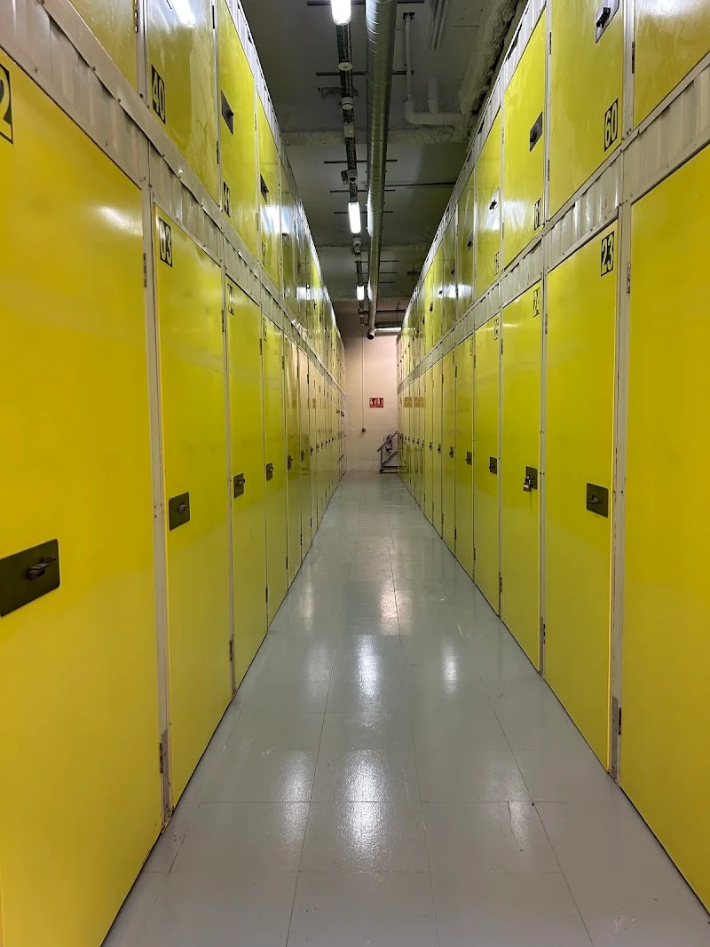 ESPAI TRASTER en Carrer de Font i Escolà, 13, 08912 Badalona, Barcelona, España - Imagen 1