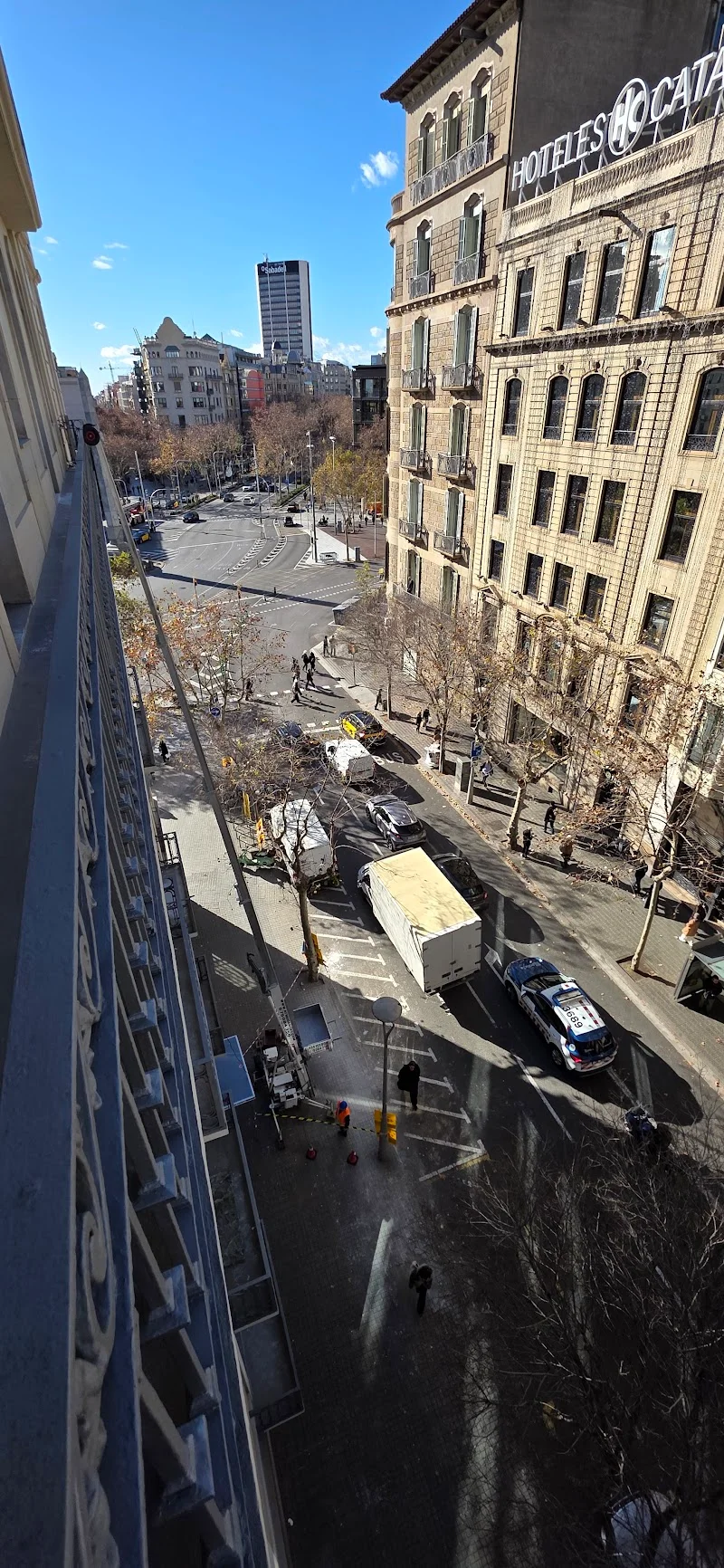 RF Mudanzas Badalona | Plataforma Elevadora en Carrer d'Àngel Guimerà, 46, 08917 Badalona, Barcelona, España - Imagen 5