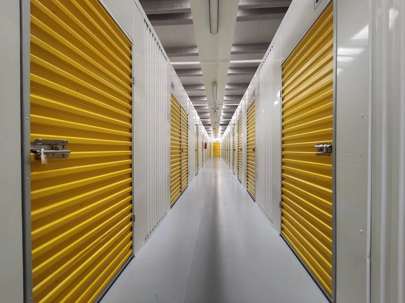 autoalmacenaje.com | Trasteros y Mini-almacenes en Oviedo en Poligono Nuevo Bravo, Nave 5, 33199 Granda, Asturias, España - Imagen 2