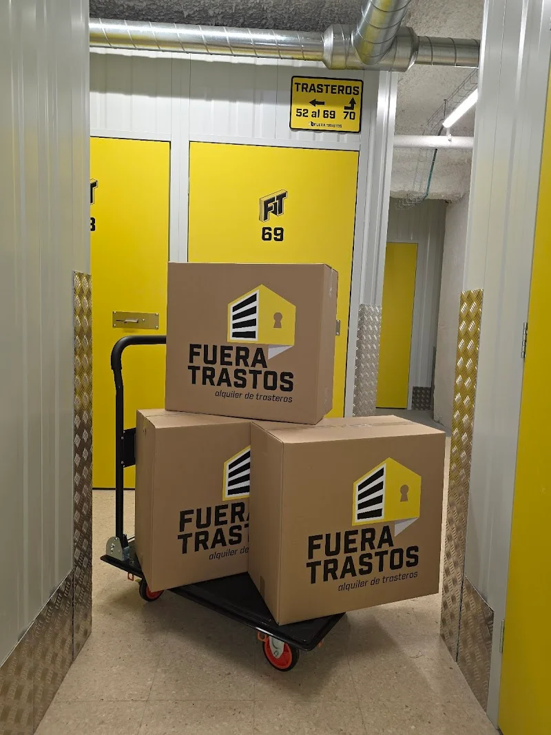 FUERA TRASTOS en C. Aureliano San Román, 38, 33011 Oviedo, Asturias, España - Imagen 3