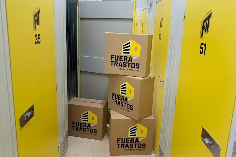 FUERA TRASTOS en C. Aureliano San Román, 38, 33011 Oviedo, Asturias, España - Imagen 5