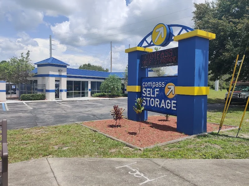 Compass Self Storage en 2435 W State Rd 426, Oviedo, FL 32765, EE. UU. - Imagen 1