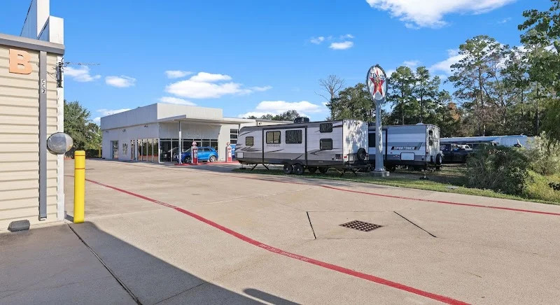 Mini Mall Storage en 3350 Dovera Dr, Oviedo, FL 32765, EE. UU. - Imagen 4