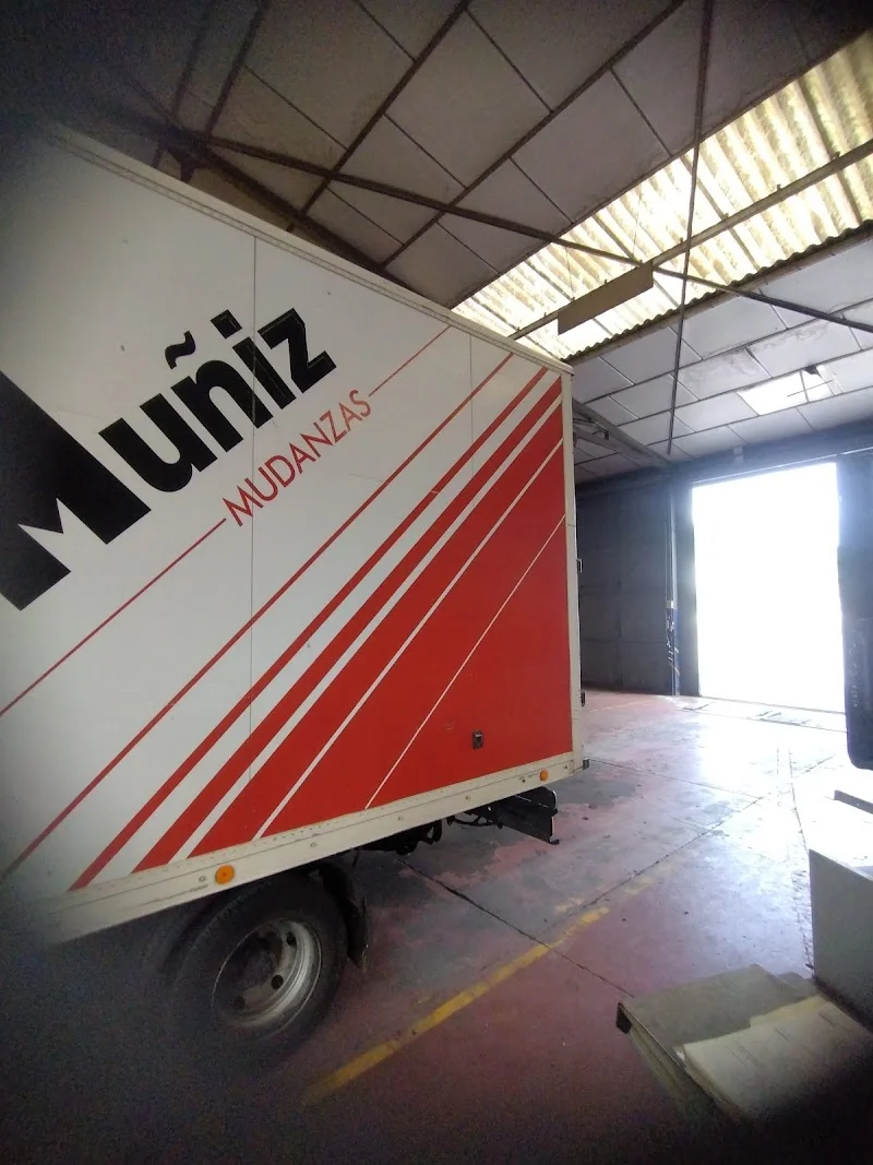 Mudanzas Muñiz en C. la Lila, 4, 1º oficina 6, 33002 Oviedo, Asturias, España - Imagen 1