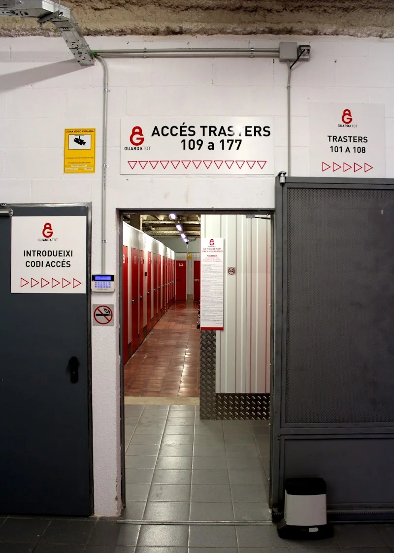 GUARDA TOT Sabadell - El teu traster a prop teu en Carrer de l'Estrella, 145, 08201 Sabadell, Barcelona, España - Imagen 3