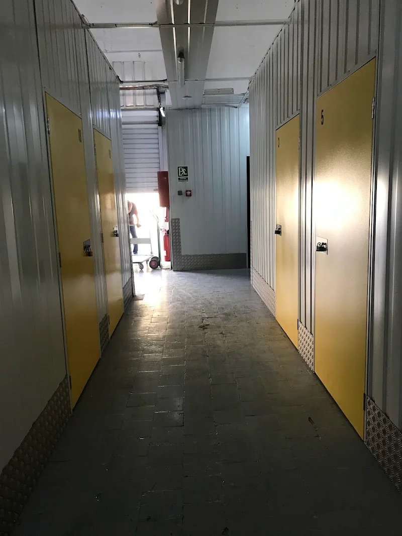 GUARDA TOT Sabadell Barberà - El teu traster a prop teu en Carrer dels Calders, 35, 08203 Sabadell, Barcelona, España - Imagen 1