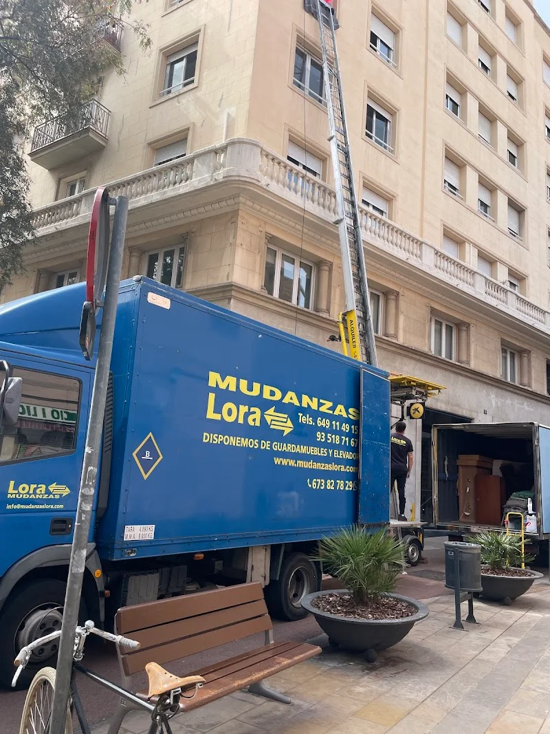 Mudanzas Lora en Carrer de Campoamor, 103, 08204 Sabadell, Barcelona, España - Imagen 3