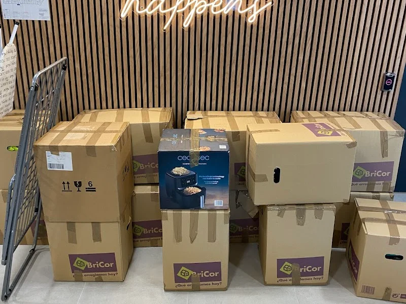 Trasteros para estudiantes y mudanzas en Madrid | LETSBOXIT en Pl. de San Martín, 1, Centro, 28013 Madrid, España - Imagen 1