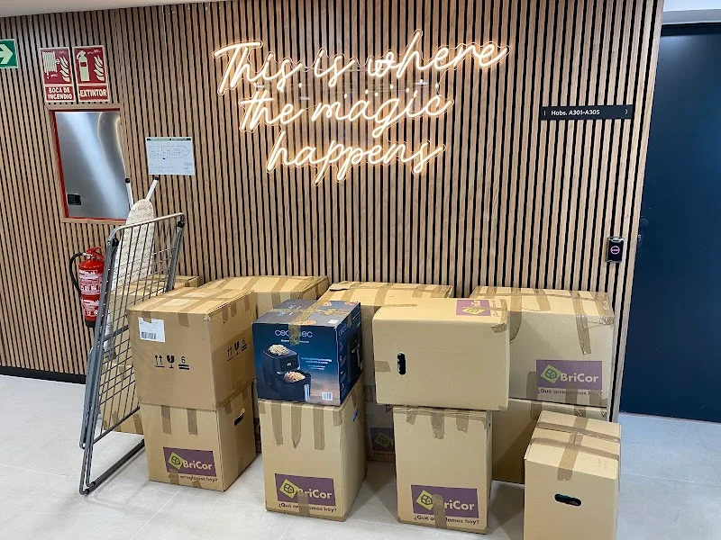 Trasteros para estudiantes y mudanzas en Madrid | LETSBOXIT en Pl. de San Martín, 1, Centro, 28013 Madrid, España - Imagen 2