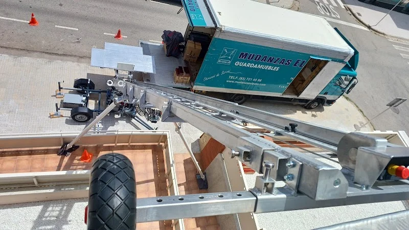 Mudanzas El Pato en Passeig del Comerç, 133, 08204 Sabadell, Barcelona, España - Imagen 1