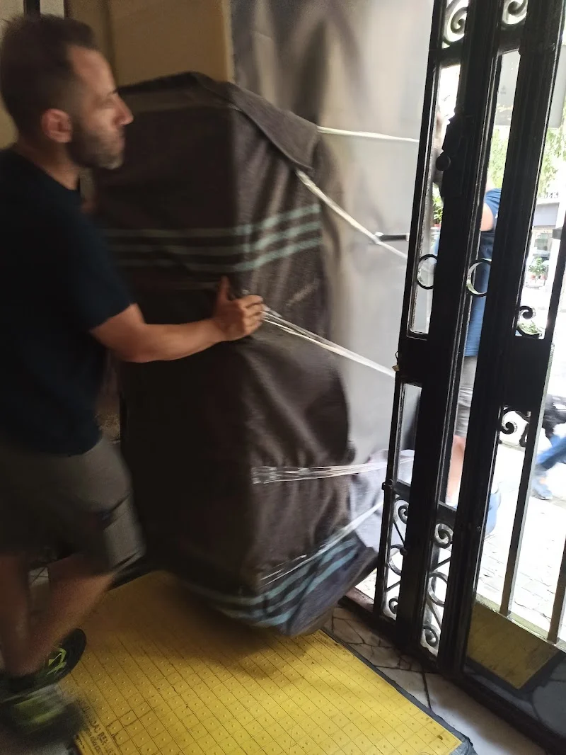 Mudanzas El Pato en Passeig del Comerç, 133, 08204 Sabadell, Barcelona, España - Imagen 2