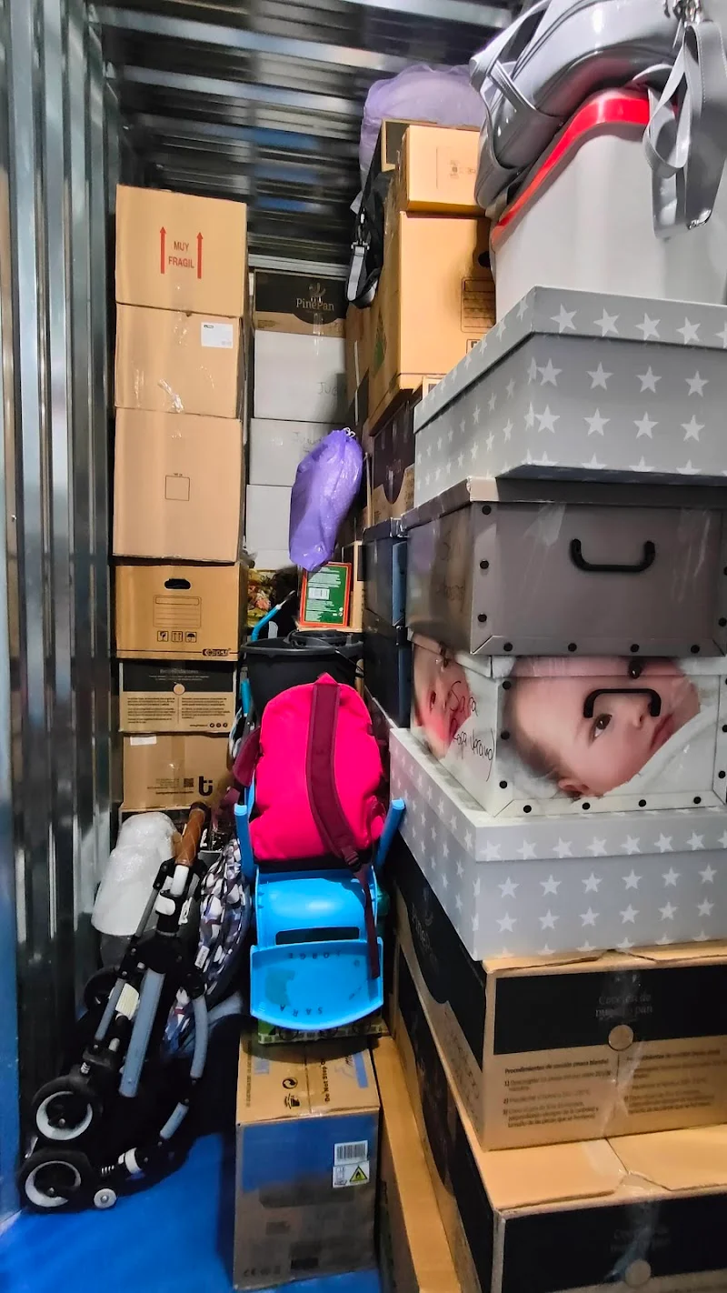 HC Trasteros en Polígono industrial Santa Cruz Nave N° 43, 11405 Jerez de la Frontera, Cádiz, España - Imagen 5