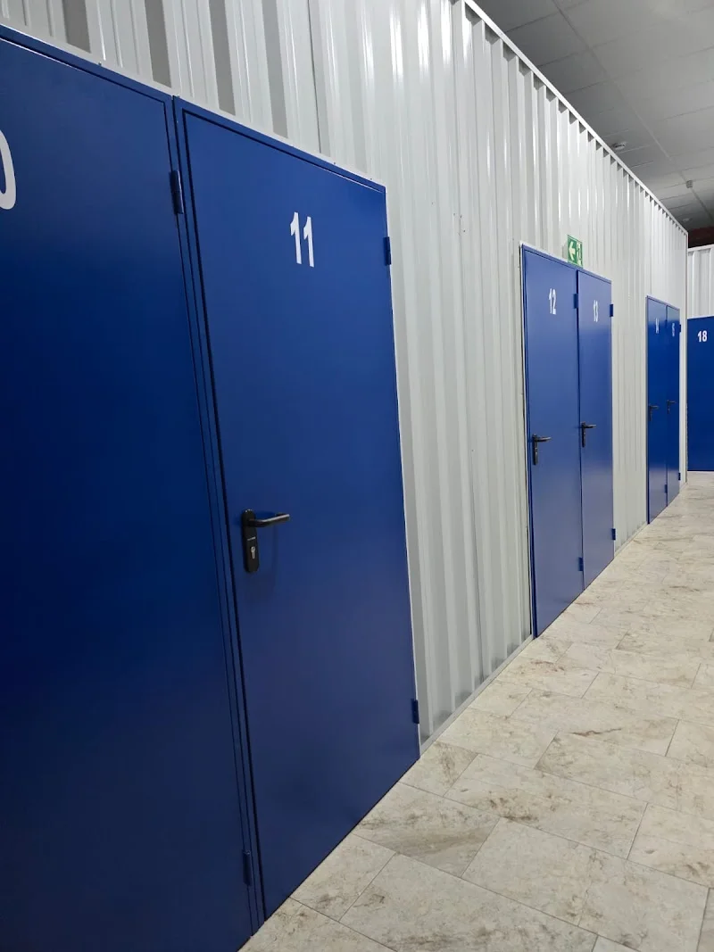 Trasteros Europa en C. Hijuela del Membrillar, 3, 11405 Jerez de la Frontera, Cádiz, España - Imagen 1