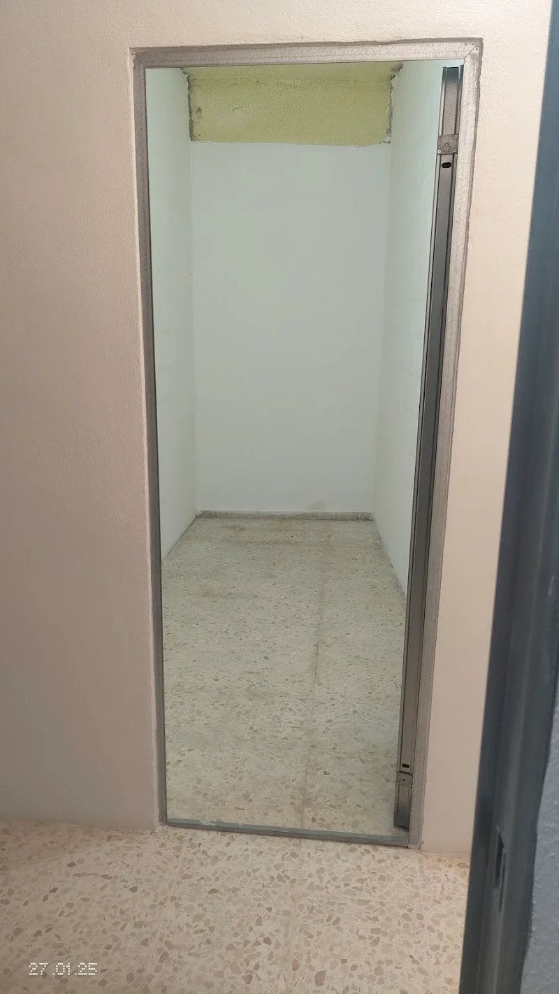 Trasteros XL, CB en Cl. Asta, 16, 11404 Jerez de la Frontera, Cádiz, España - Imagen 2