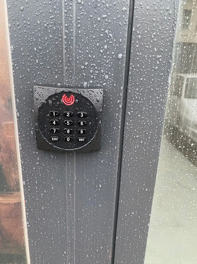 Magicbox Trasteros en C. del Comercio, 12, 11407 Jerez de la Frontera, Cádiz, España - Imagen 3