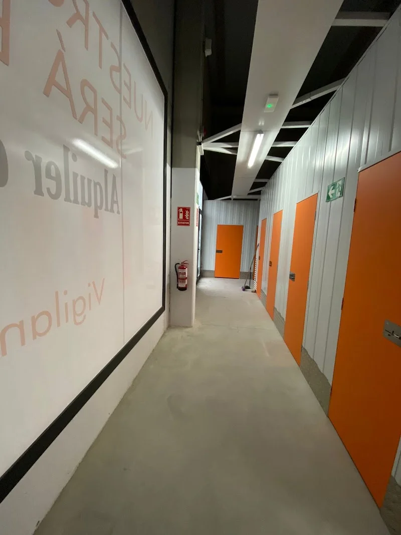 Magicbox Trasteros en C. del Comercio, 12, 11407 Jerez de la Frontera, Cádiz, España - Imagen 5