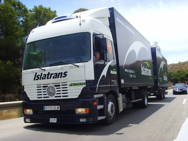 Trastero Islatrans Jerez- Mudanzas & Alquiler de trasteros en Jerez de la Frontera en C. de la Agricultura, 2, Nave 6, 11407 Jerez de la Frontera, Cádiz, España - MejorTrastero