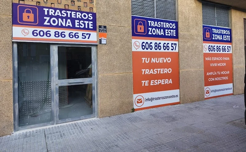 TRASTEROS ZONA ESTE en C. Hijuela de la Canaleja, local 4, 11406 Jerez de la Frontera, Cádiz, España - Imagen 2
