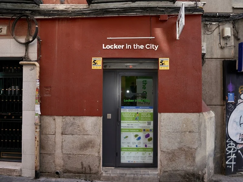 Locker in the City Madrid - Consigna 24h en La Latina | Rastro en C. de la Sierpe, 5, Centro, 28005 Madrid, España - Imagen 1
