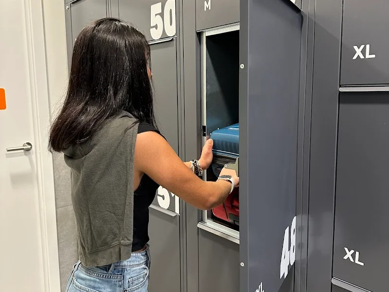 Locker in the City Madrid - Consigna 24h en La Latina | Rastro en C. de la Sierpe, 5, Centro, 28005 Madrid, España - Imagen 4
