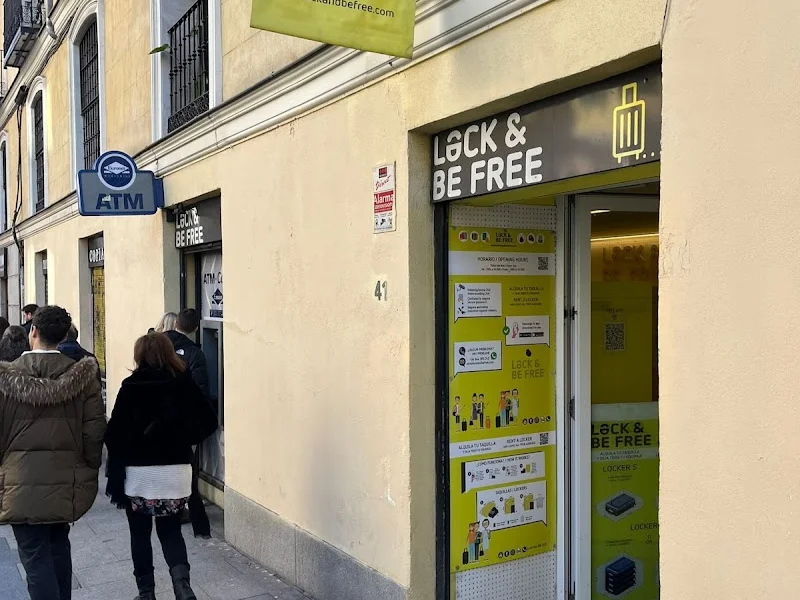 Consignas 24H La Latina- Lock and Be Free en C. de Toledo, 41, Centro, 28005 Madrid, España - Imagen 1