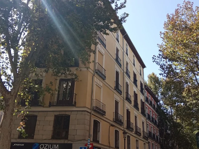 Consignas 24H La Latina- Lock and Be Free en C. de Toledo, 41, Centro, 28005 Madrid, España - Imagen 4