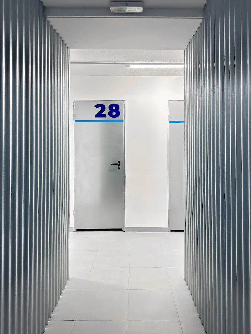 Trastero Cubico Trasteros en Av. Trinidad, 48, Local bajo, 38204 La Laguna, Santa Cruz de Tenerife, España - MejorTrastero