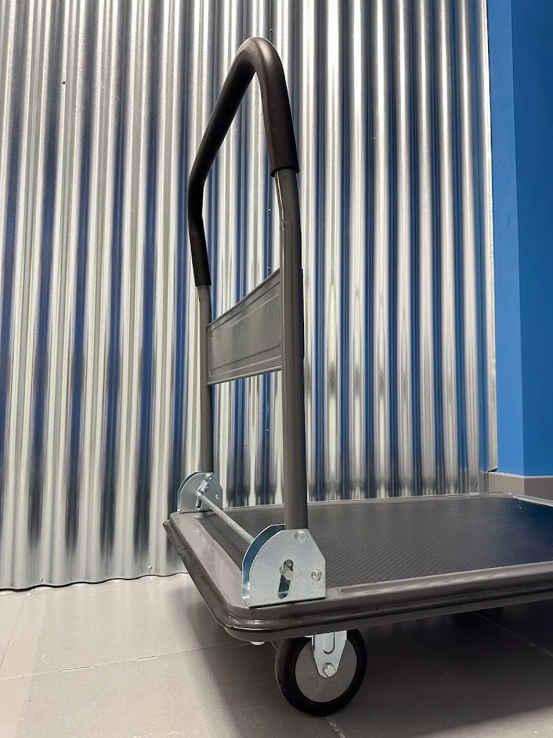 Cubico Trasteros en Av. Trinidad, 48, Local bajo, 38204 La Laguna, Santa Cruz de Tenerife, España - Imagen 3