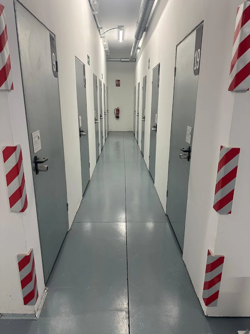 Trasteros Hermanos Cruz - Trasteros en Tenerife en C. Marqués de Bajamar, 73, 38320 La Laguna, Santa Cruz de Tenerife, España - Imagen 1