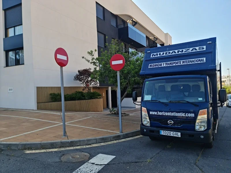 Mudanzas y guardamuebles Horizont Atlantic S.L. en Polígono industrial el Mayorazgo, parcela 12, nave 7, 38010 Santa Cruz de Tenerife, España - Imagen 2