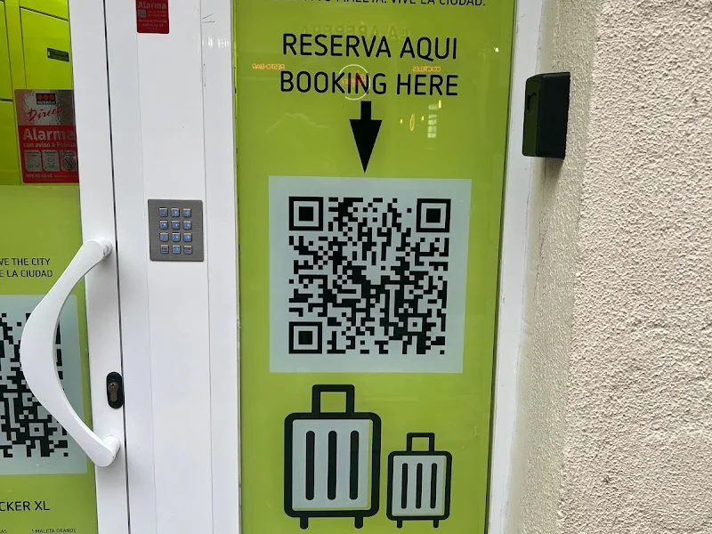 Consigna 24H Plaza Mayor - Lock and Be Free en Calle de la Bolsa, 7, Centro, 28012 Madrid, España - Imagen 3