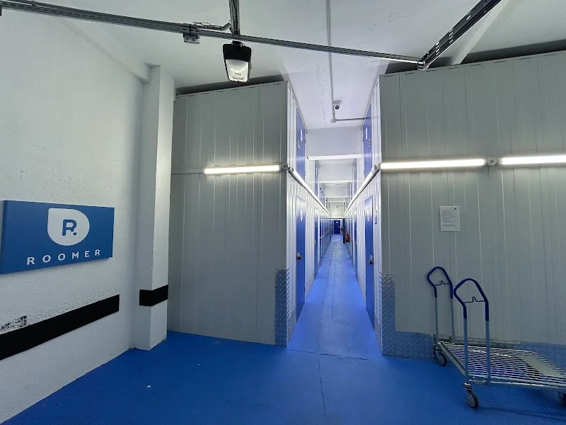 Trasteros Roomer en C. de Ramón de Aguinaga, 6, Salamanca, 28028 Madrid, España - Imagen 1