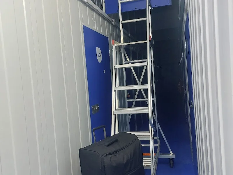 Trasteros Roomer en C. de Ramón de Aguinaga, 6, Salamanca, 28028 Madrid, España - Imagen 3