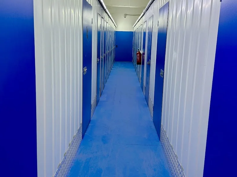 Trasteros Roomer en C. de Ramón de Aguinaga, 6, Salamanca, 28028 Madrid, España - Imagen 4