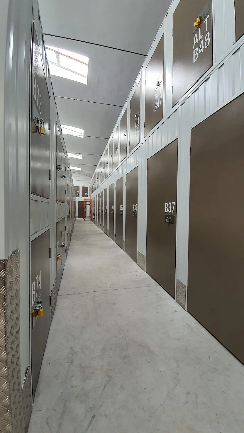 EL DESVÁN SELF STORAGE en C. de Sangüesa, 15, 31003 Pamplona, Navarra, España - Imagen 1