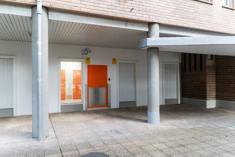 Trastero Trasteros Irizu Ermitagaña - Pamplona en San, C. de Bartolomé de Carranza, 38, 31008 Pamplona, Navarra, España - MejorTrastero