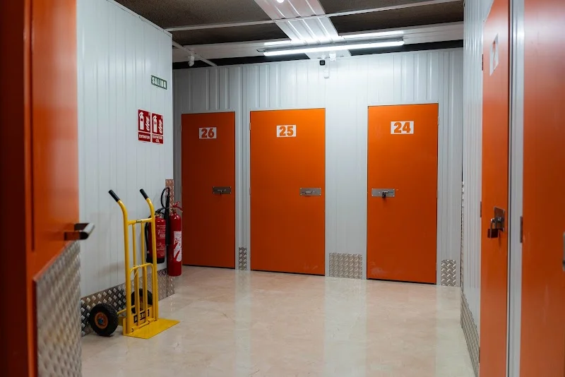 Trasteros Irizu Ermitagaña - Pamplona en San, C. de Bartolomé de Carranza, 38, 31008 Pamplona, Navarra, España - Imagen 3