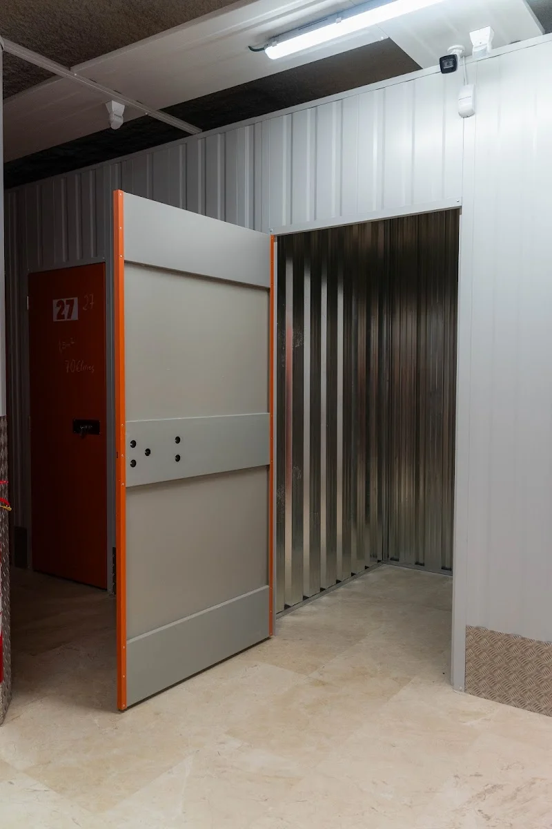 Trasteros Irizu Ermitagaña - Pamplona en San, C. de Bartolomé de Carranza, 38, 31008 Pamplona, Navarra, España - Imagen 4