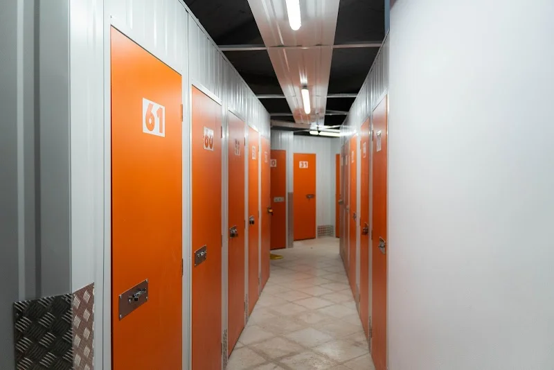 Trasteros Irizu Rochapea - Pamplona en C. Cruz de Barkazio, 17, 31014 Pamplona, Navarra, España - Imagen 1