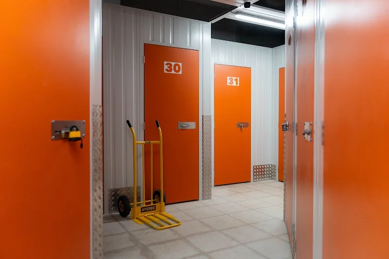 Trasteros Irizu Rochapea - Pamplona en C. Cruz de Barkazio, 17, 31014 Pamplona, Navarra, España - Imagen 2