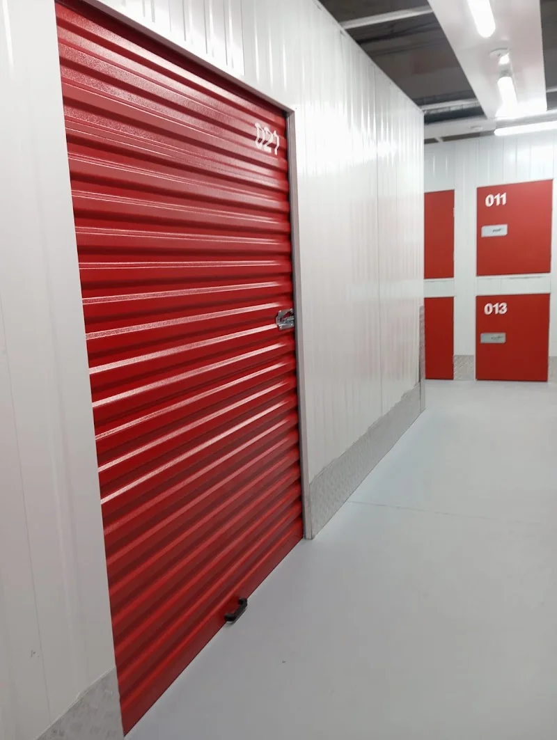 LOCK & STOCK Alquiler de trasteros en Calle a, 38, 31192 Mutilva Baja, Navarra, España - Imagen 2